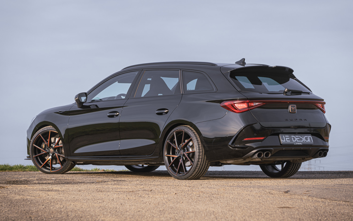 SHOWCAR Cupra Leon KL VZ Sportstourer STREETRACE midnight schwarz metallic (DE)