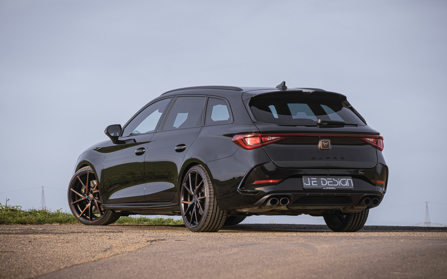 SHOWCAR Cupra Leon KL VZ Sportstourer STREETRACE midnight schwarz metallic (DE)