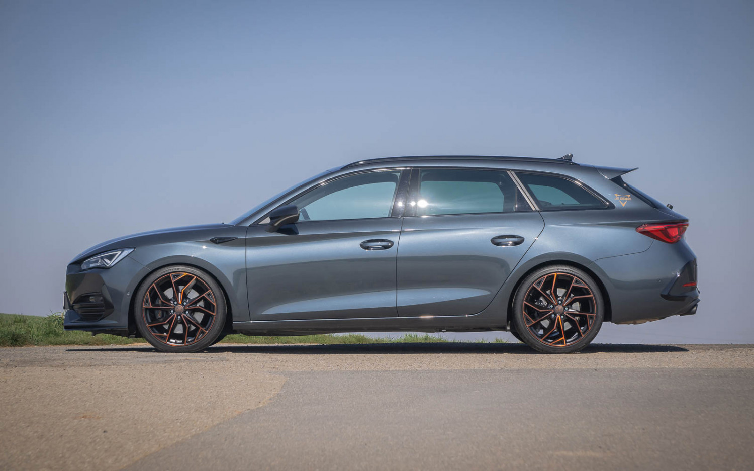 SHOWCAR Cupra Leon KL VZ Sportstourer STREETRACE grey (EN) SHOWCAR Cupra Leon KL VZ Sportstourer STREETRACE grey (EN)