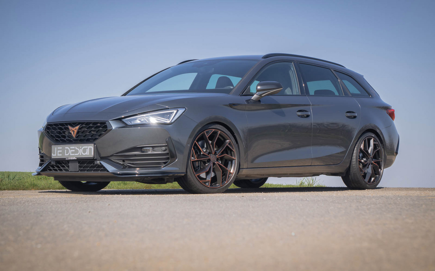 SHOWCAR Cupra Leon KL VZ Sportstourer STREETRACE grey (DE) SHOWCAR Cupra Leon KL VZ Sportstourer STREETRACE grey (DE)