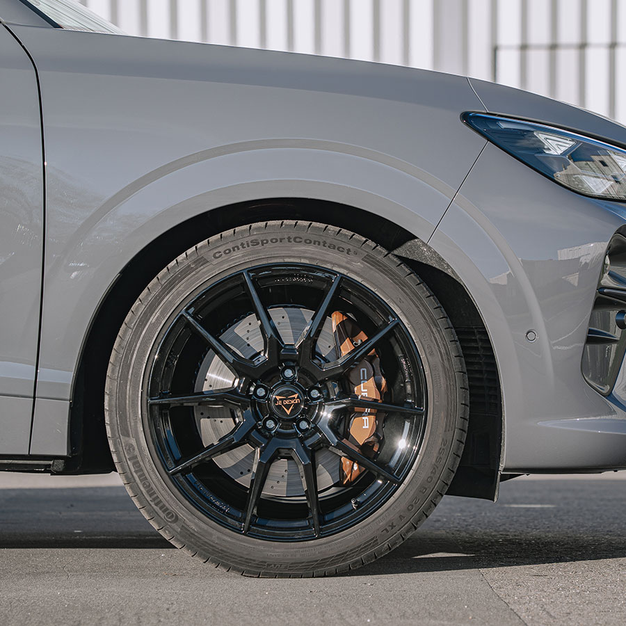 20 Zoll Performance Felge schwarz glanz auf Cupra Terramar