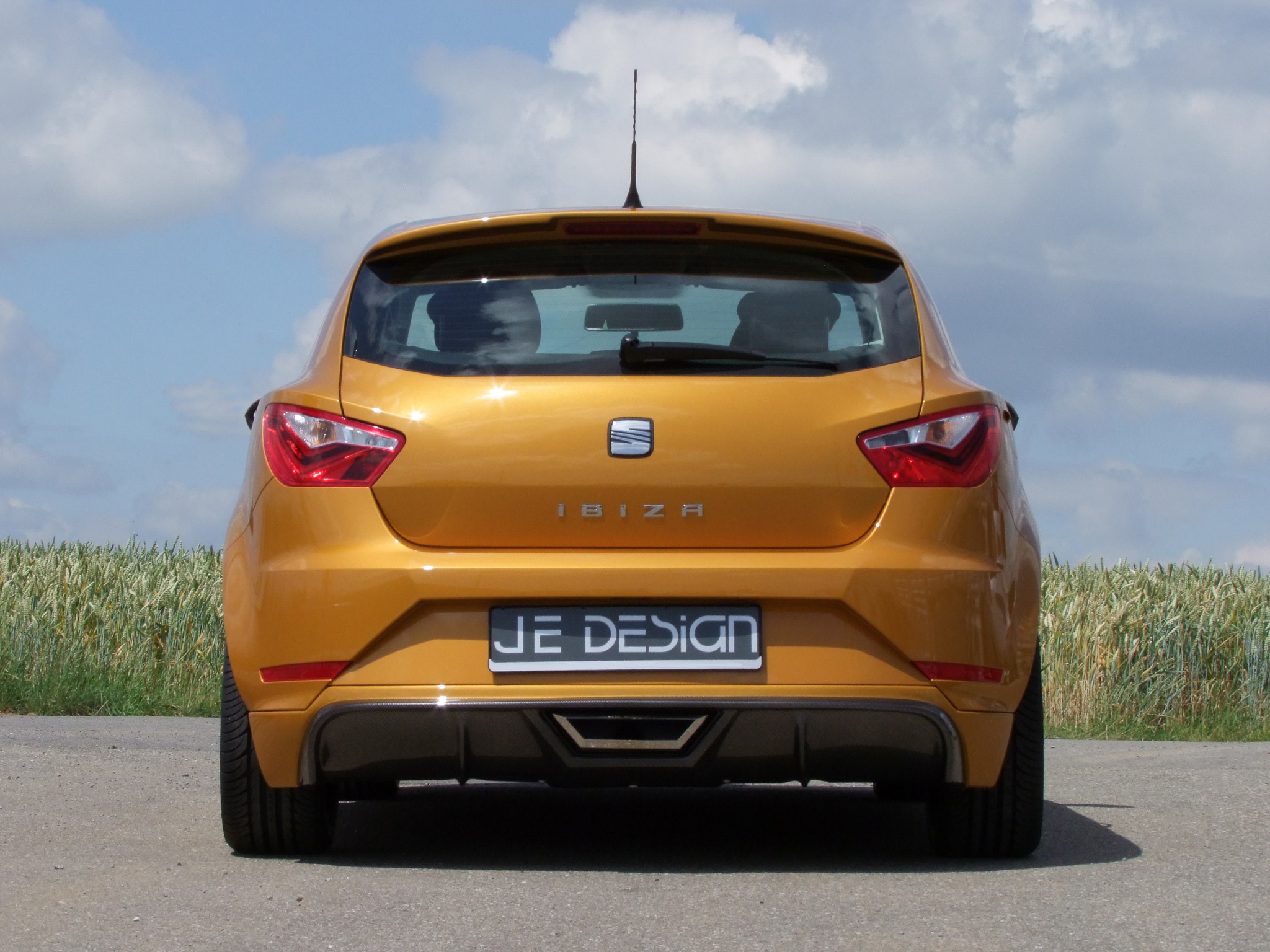 JE DESIGN Seat Ibiza 6 J SC Facelift Nicht FR Heck Diffusor Gold 10