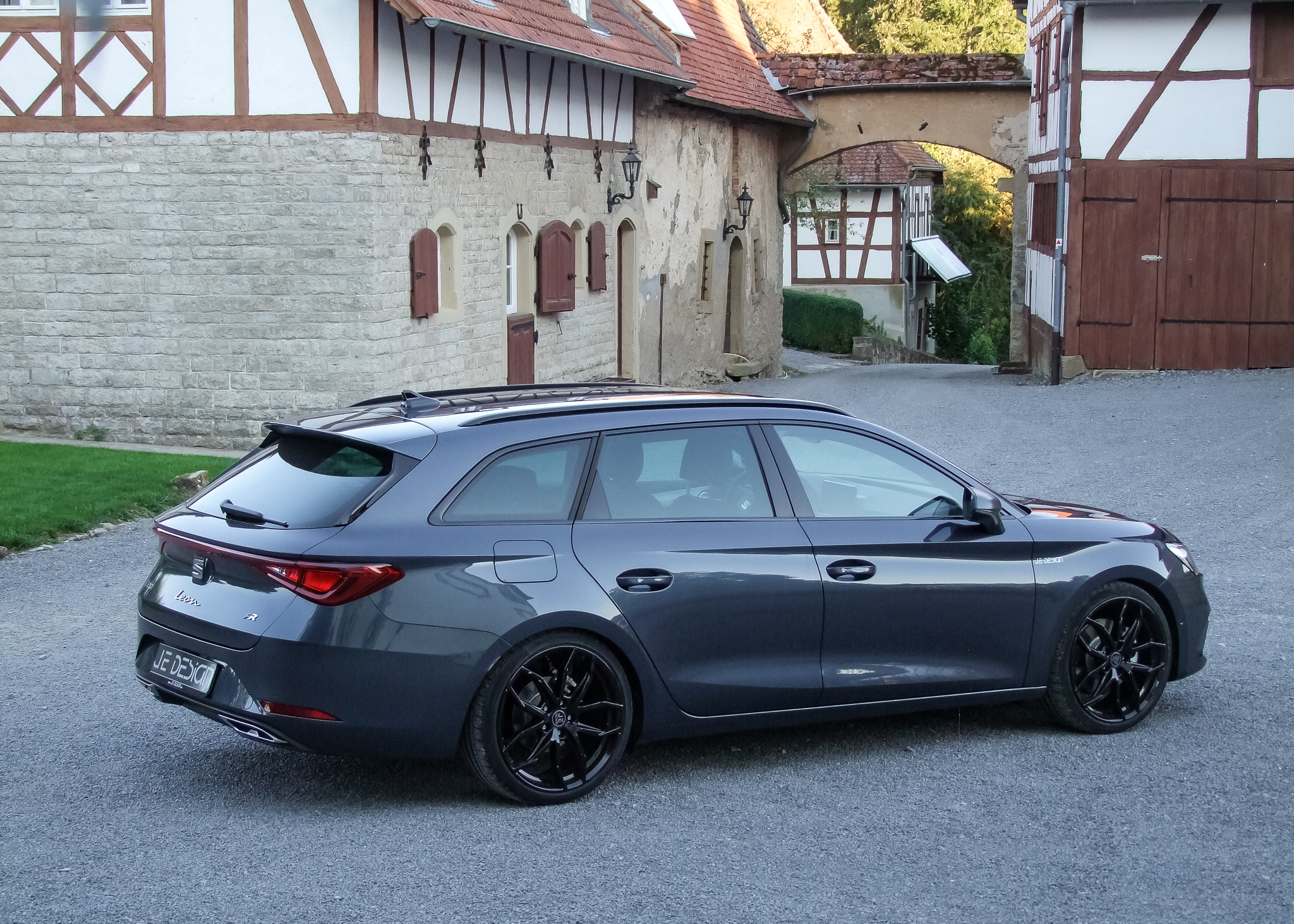 JE DESIGN Seat Leon KL ST Schloss 19 Zoll Felgen Und Tieferlegung 03