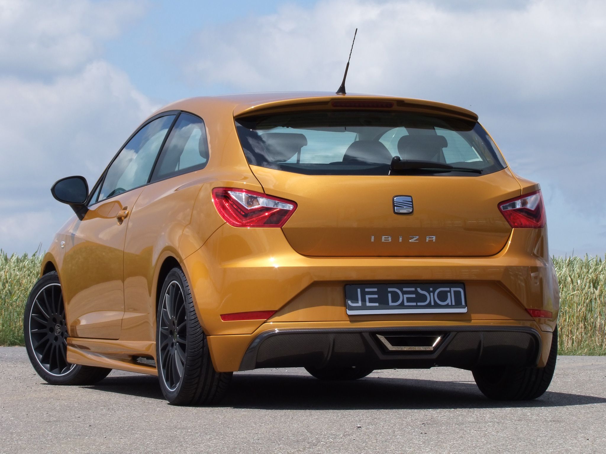 JE DESIGN Seat Ibiza 6 J SC Facelift Nicht FR Gold 09