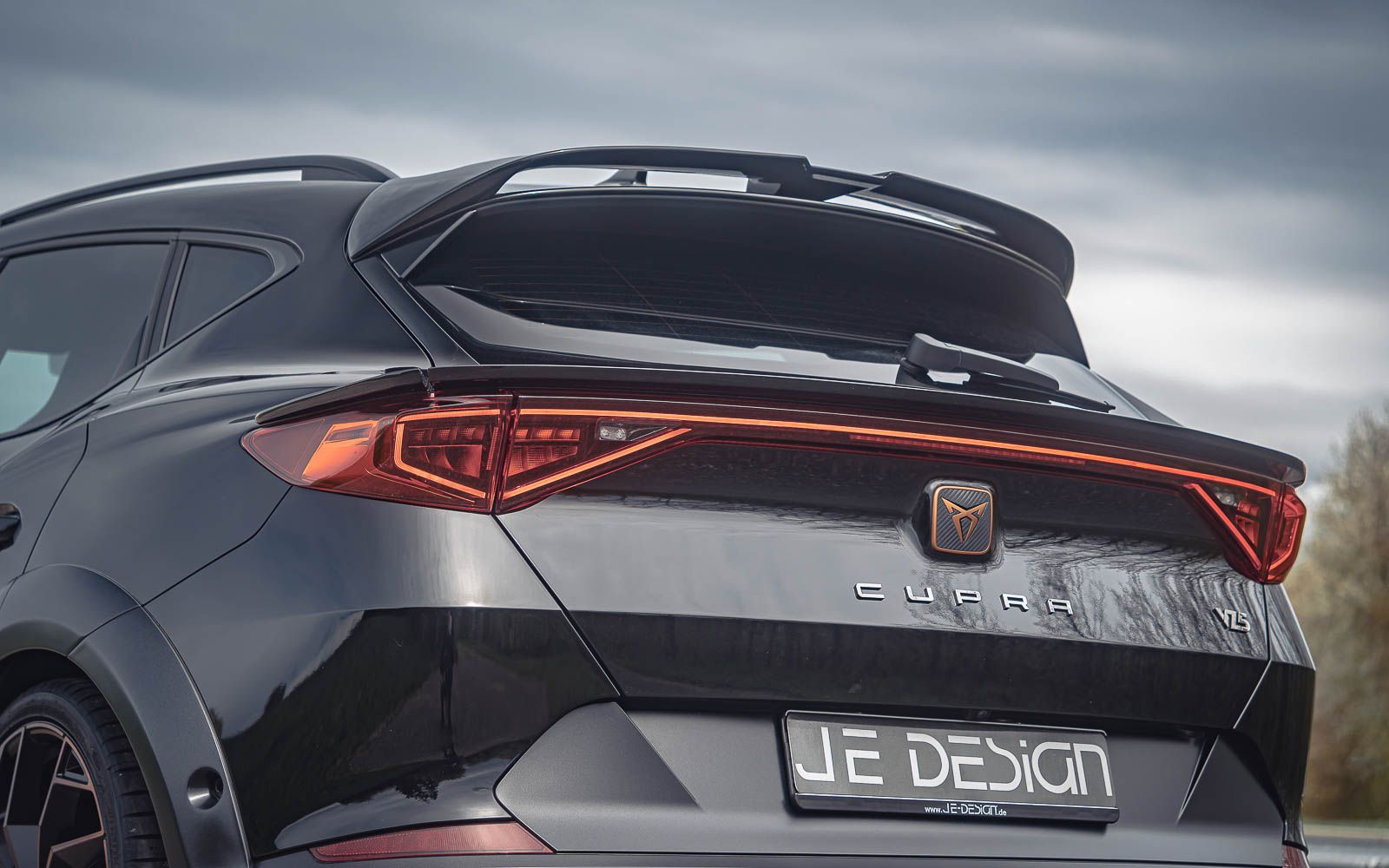 JE DESIGN Cupra Formentor  VZ5  rear wing