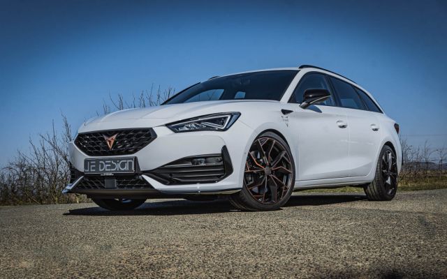 SHOWCAR: Cupra Leon KL VZ Sportstourer STREET-RACE white (EN)