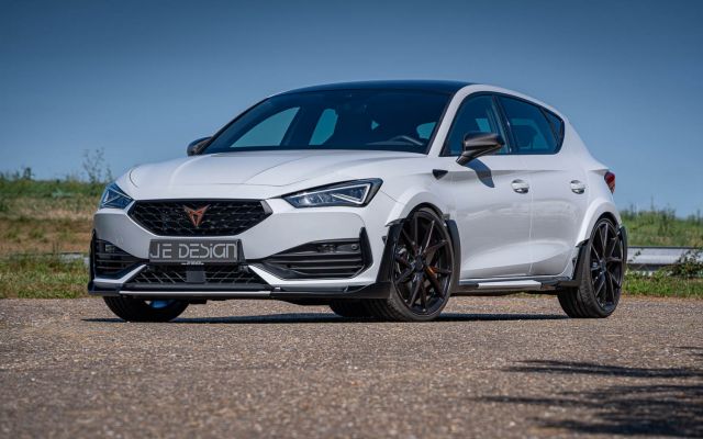 SHOWCAR: Cupra Leon KL Hatchback WIDEBODY nevada white metallic (EN)