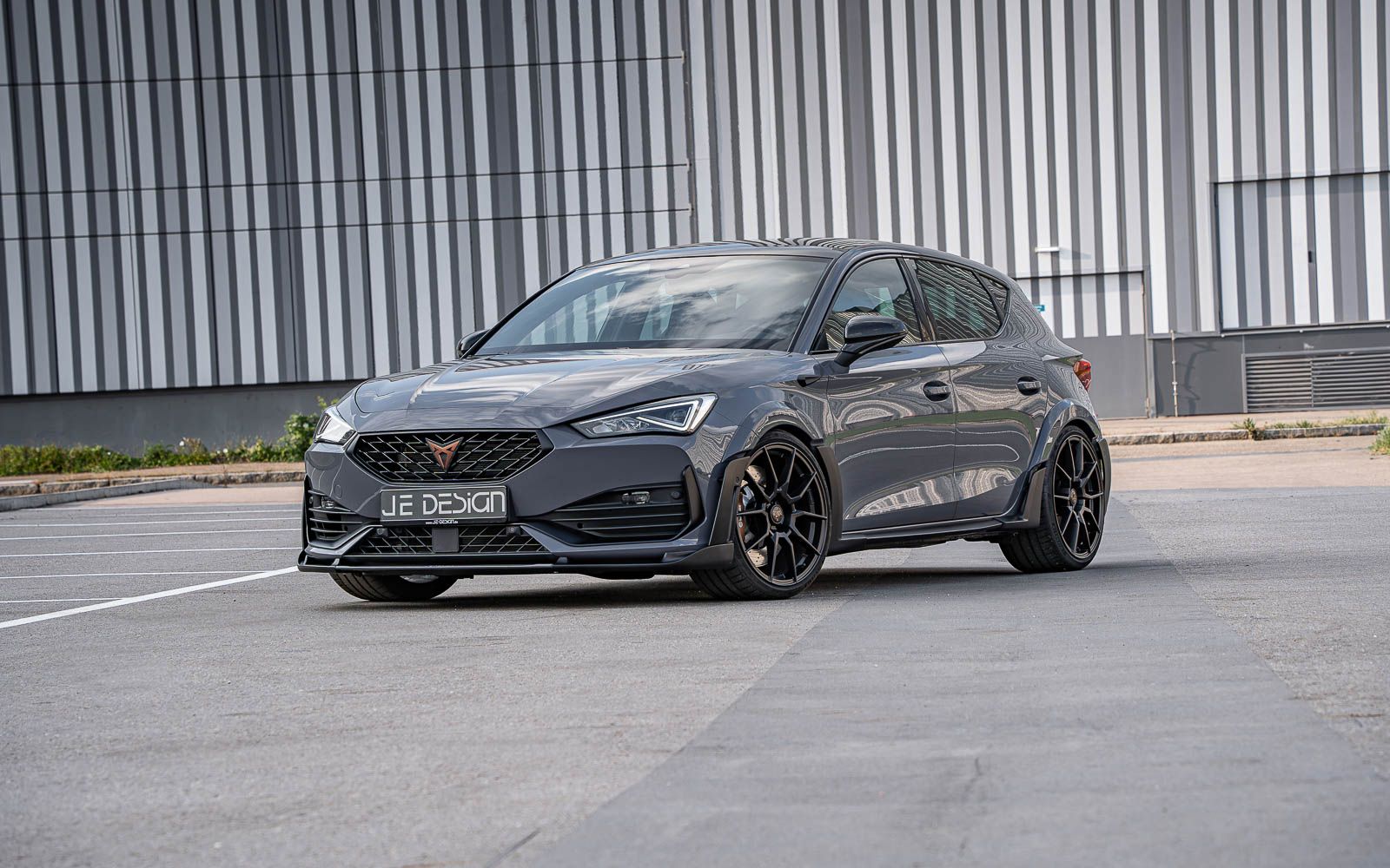 JE DESIGN Cupra Leon KL Hatchback Widebody RS -Kit - Frontview